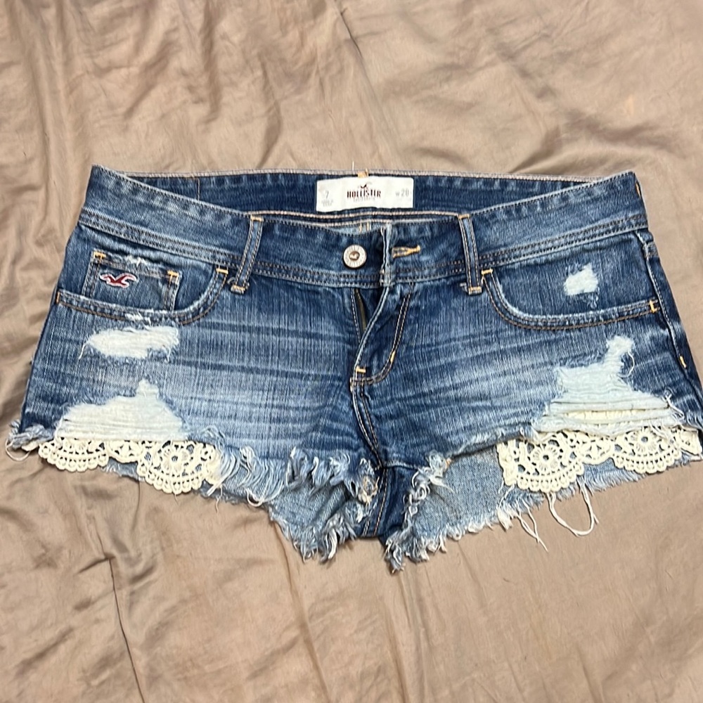 Hollister distressed lace pocket shorts